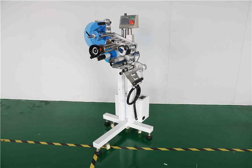 全自动多角瓶贴标机 恒誉机械以“无物不贴标”引领云南工业智能化